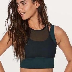 Lululemon Double Tap Sports Bra II in Submarine / Black Size 4